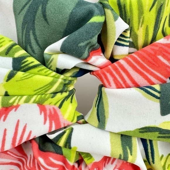 Kona Sol Women’s Tropical Print Bikini Top with Tie Size Medium - Picture 5 of 12